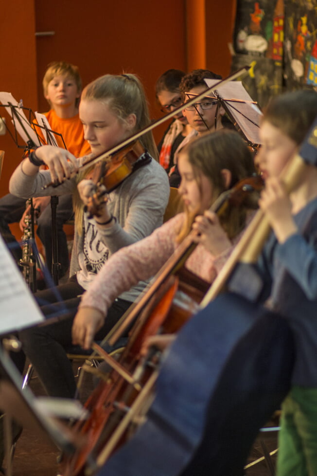 Caf&eacute; mit einem offenem Atelier und musikalischen Beitr&auml;gen 