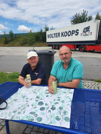 Rund 2.000 km gilt es für die versierten Spendenfahrer Roland Weschenfelder (links) und Uwe Heneka bei jeder Tour zu bewältigen