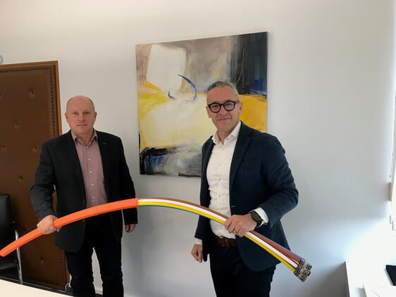 Da schien die Welt noch in Ordnung: Kooperation zum Glasfaser-Ausbau im Jahr 2022