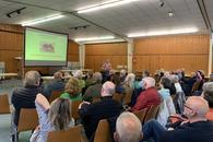 Gro&szlig;es Interesse beim Infoabend &uuml;ber Asiatische Hornissen