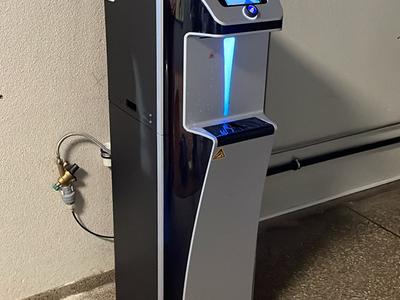 Sebastianschule erhält Wasserspender