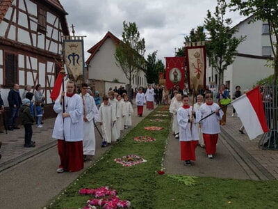 Traditionelle Fronleichnamsprozession